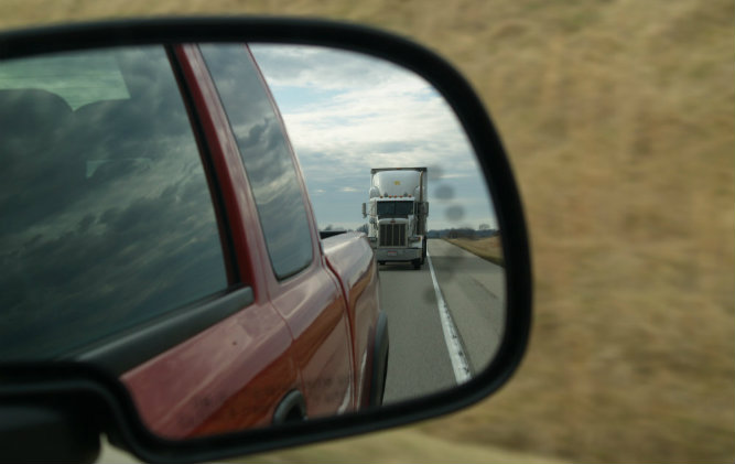 Proving Negligence in Accidents with SemiTrucks