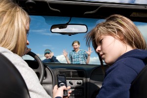 distracted driving cell phone use teen car accidents teen passengers